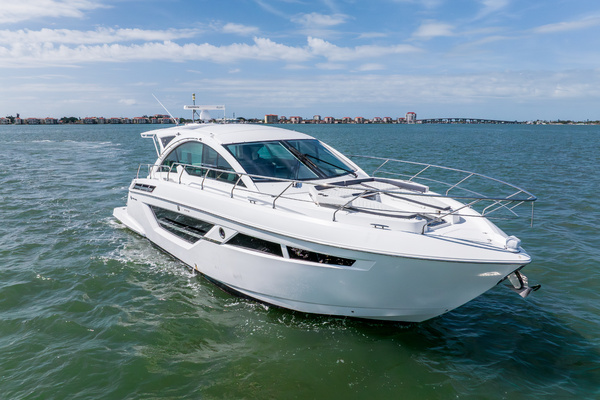 50ft Cruisers Yachts Yacht For Sale