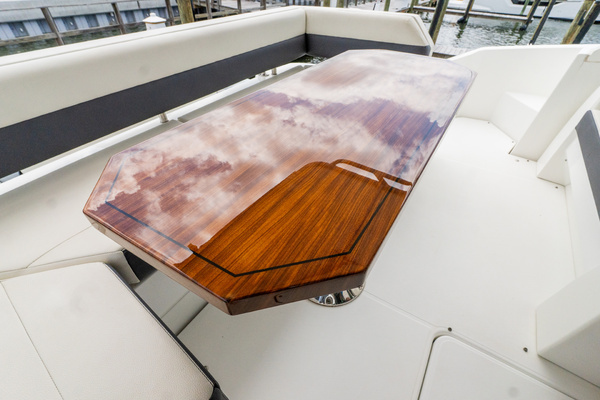 2018 Cruisers Yachts 50