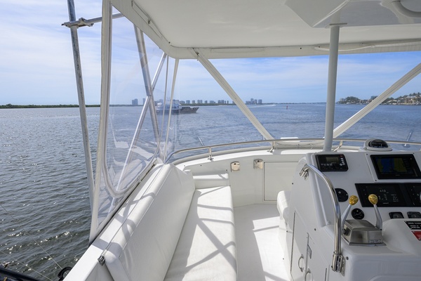 Hatteras 46 - Headwinds