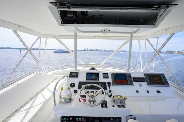 Hatteras 46 - Headwinds
