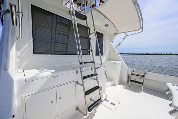 Hatteras 46 - Headwinds