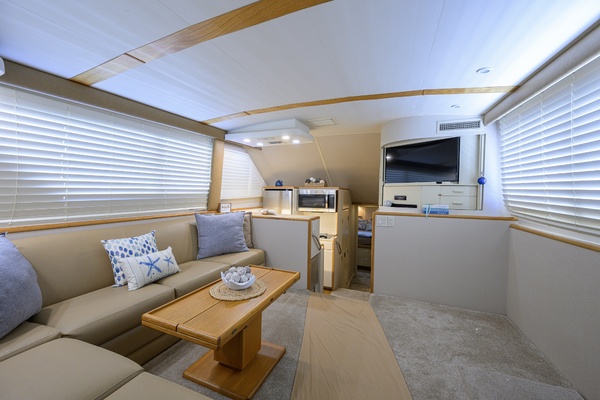 Hatteras 46 - Headwinds