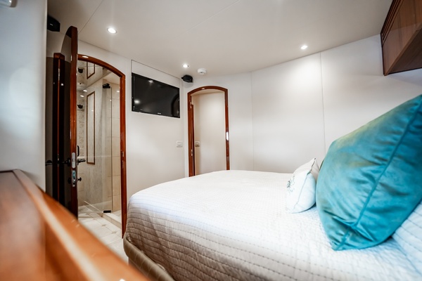 Breakaway 80ft Hatteras Yacht For Sale