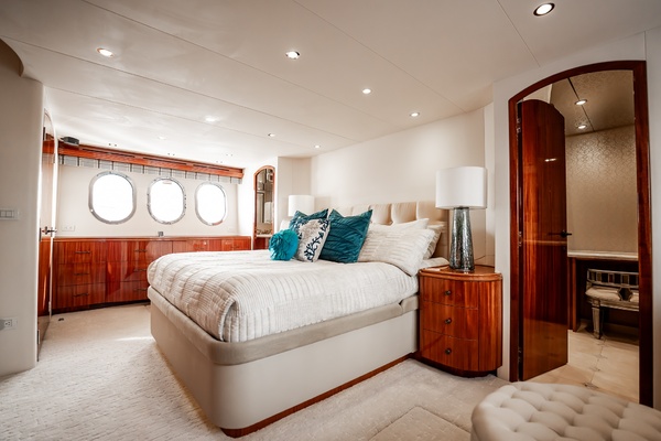 Breakaway 80ft Hatteras Yacht For Sale