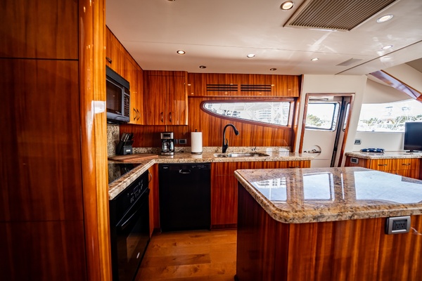 Breakaway 80ft Hatteras Yacht For Sale