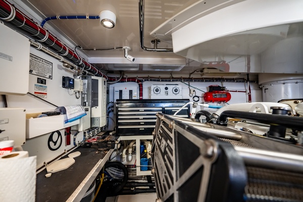 Breakaway 80ft Hatteras Yacht For Sale