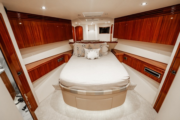 Breakaway 80ft Hatteras Yacht For Sale