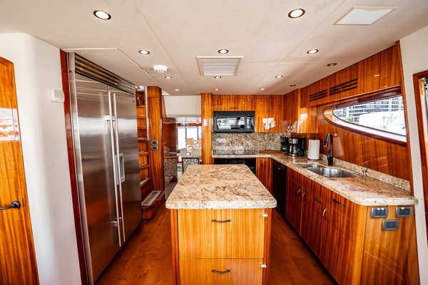 Breakaway 80ft Hatteras Yacht For Sale