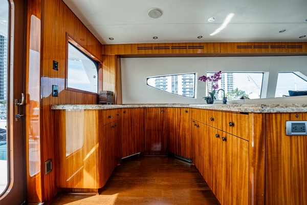 Breakaway 80ft Hatteras Yacht For Sale