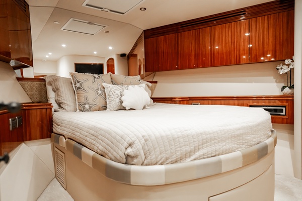 Breakaway 80ft Hatteras Yacht For Sale