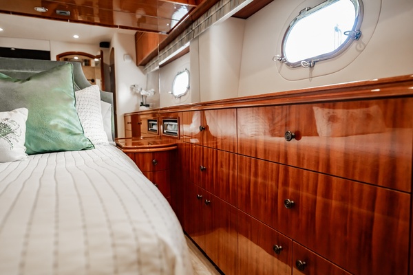 Breakaway 80ft Hatteras Yacht For Sale