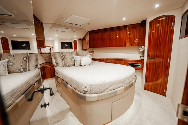 Breakaway 80ft Hatteras Yacht For Sale