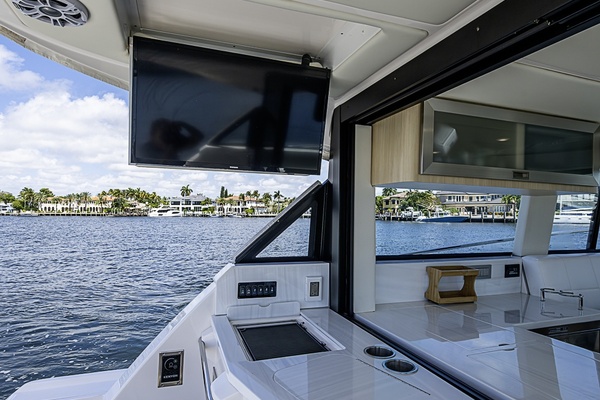DON T TELL THE KIDS 38ft Regal Yacht For Sale