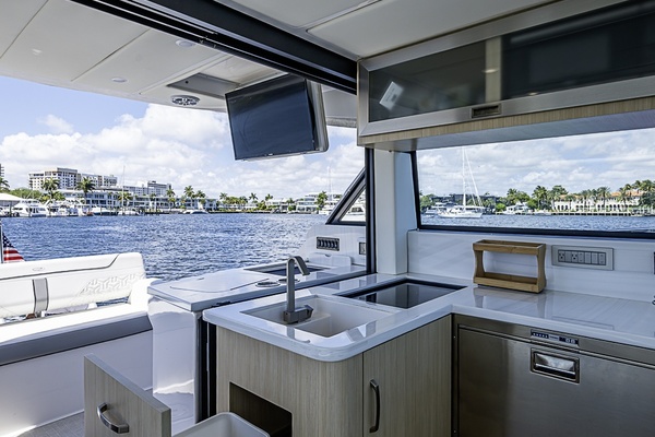 DON T TELL THE KIDS 38ft Regal Yacht For Sale