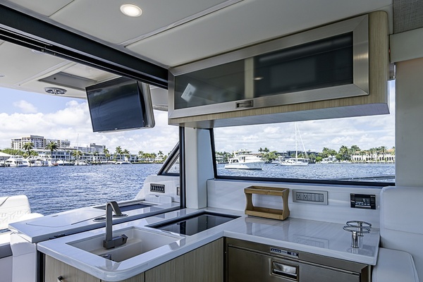 DON T TELL THE KIDS 38ft Regal Yacht For Sale