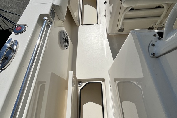 JOBSITE 32ft Cobia Yacht For Sale