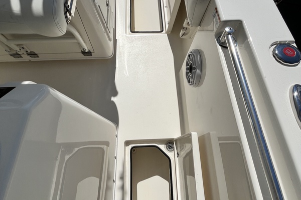 JOBSITE 32ft Cobia Yacht For Sale