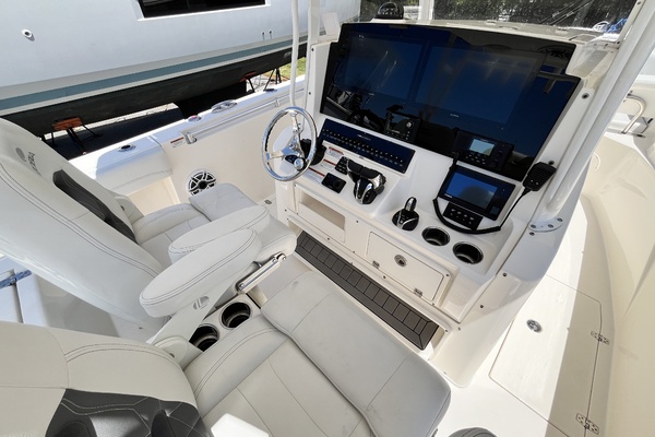 JOBSITE 32ft Cobia Yacht For Sale