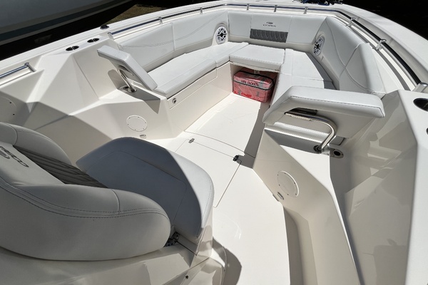 JOBSITE 32ft Cobia Yacht For Sale