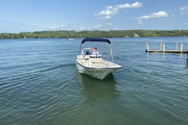 17ft Boston Whaler Yacht For Sale