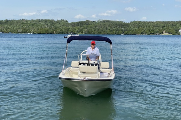 17ft Boston Whaler Yacht For Sale