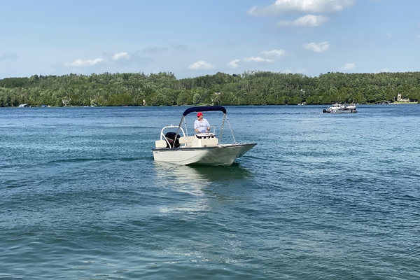 17ft Boston Whaler Yacht For Sale