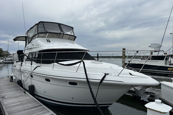 Photo of the 1998 Cruisers Yachts 3650 Aft Cabin "Seahorse III"