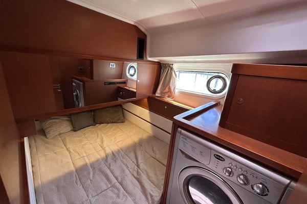 44ft Beneteau Yacht For Sale
