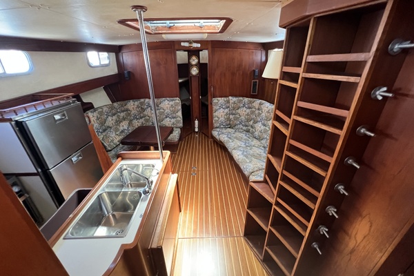 Yankee Clipper 46ft Fisher Yacht For Sale