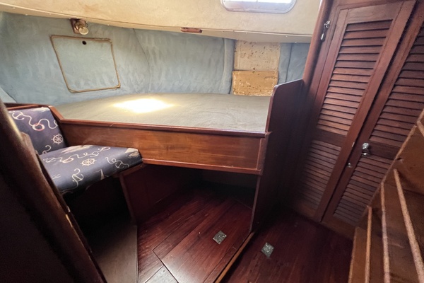 Yankee Clipper 46ft Fisher Yacht For Sale