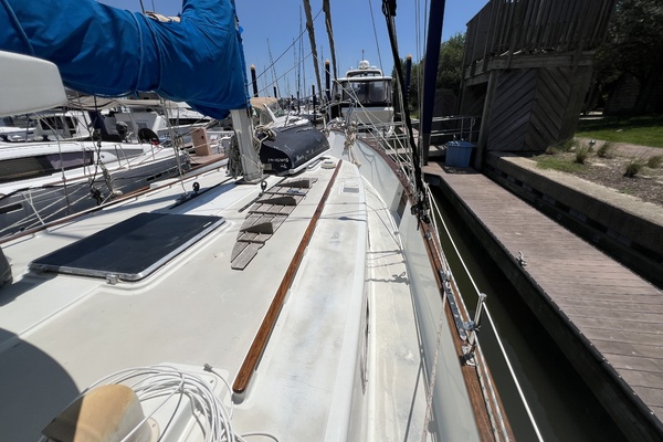 Yankee Clipper 46ft Fisher Yacht For Sale