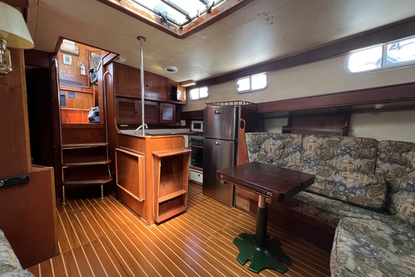 Yankee Clipper 46ft Fisher Yacht For Sale