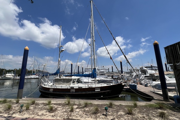 Yankee Clipper 46ft Fisher Yacht For Sale