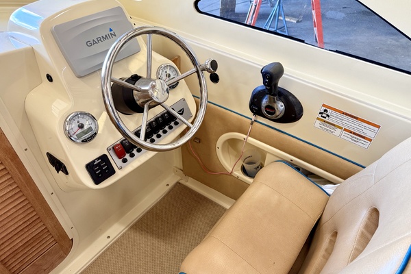 23ft Vanquish Yacht For Sale