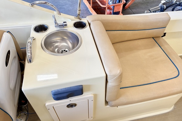 23ft Vanquish Yacht For Sale