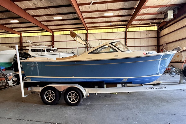 23ft Vanquish Yacht For Sale