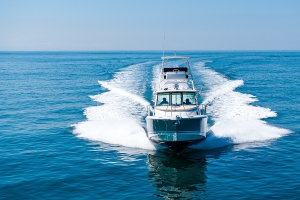 2019 Boston Whaler 35