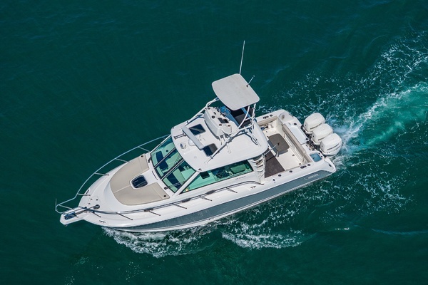 2019 Boston Whaler 35