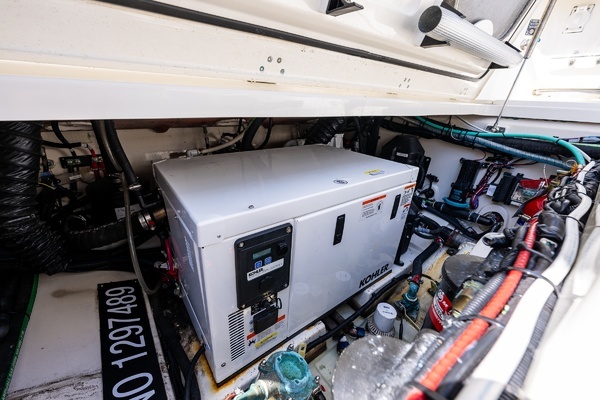 2019 Boston Whaler 35