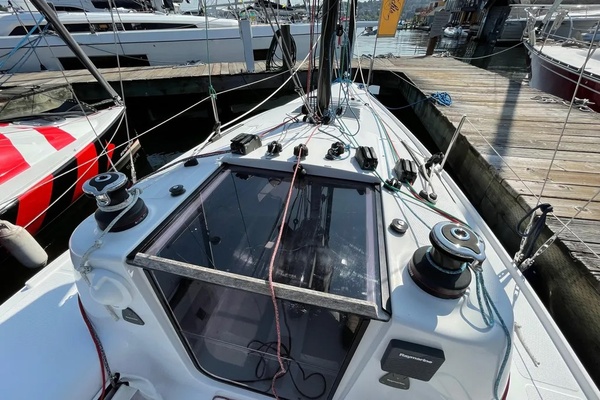 Endeavor 24ft Seascape Yacht For Sale