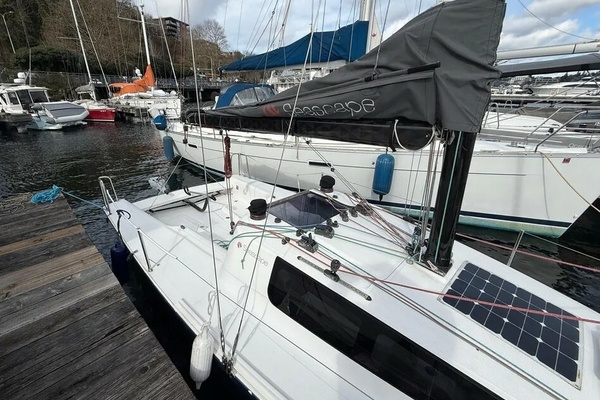 Endeavor 24ft Seascape Yacht For Sale