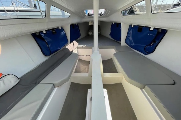 Endeavor 24ft Seascape Yacht For Sale