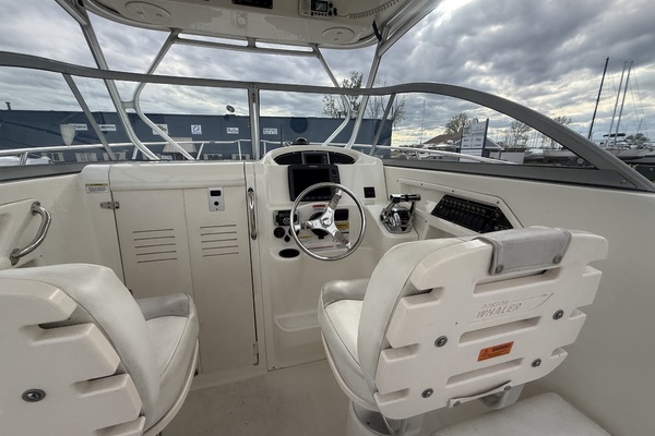 26ft Boston Whaler Yacht For Sale
