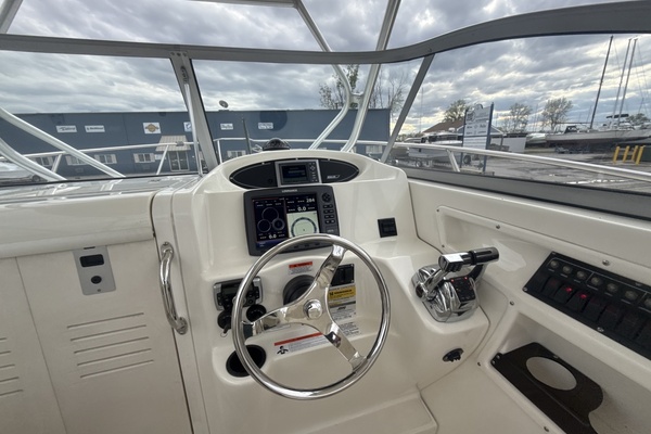 26ft Boston Whaler Yacht For Sale
