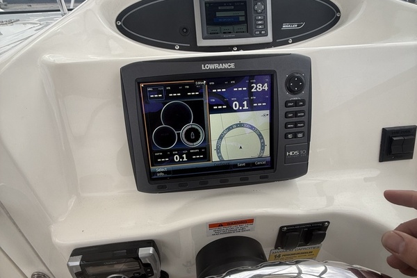 26ft Boston Whaler Yacht For Sale