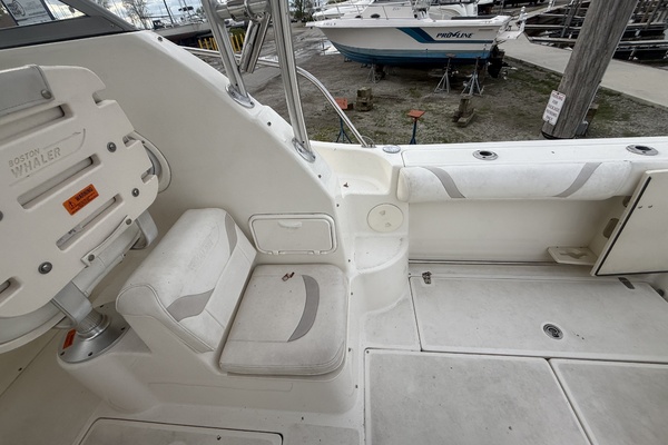 26ft Boston Whaler Yacht For Sale