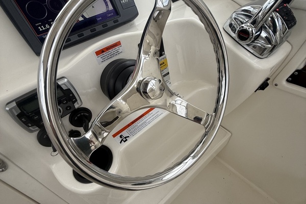 26ft Boston Whaler Yacht For Sale