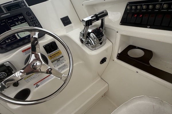 26ft Boston Whaler Yacht For Sale