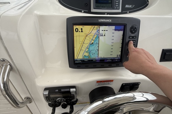 26ft Boston Whaler Yacht For Sale