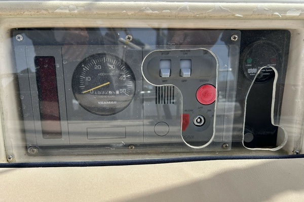 DECATUR TWO 36ft Hunter Yacht For Sale